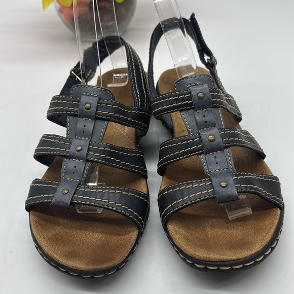 Clarks Black Sandals with White Stitching Size 7 MCS7378P - Picture 2 of 7